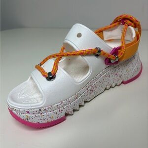 Crocs Xscapes Festival Hikers